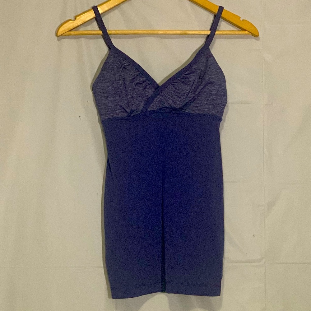 NWOT Lululemon Athletica Tank Crossover Front Size 4